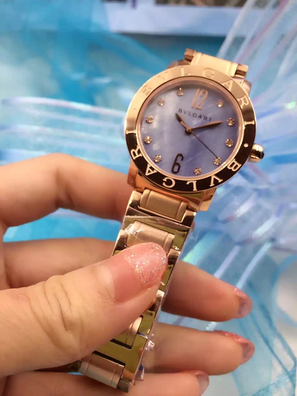 ブルガリ時計正面デザイン